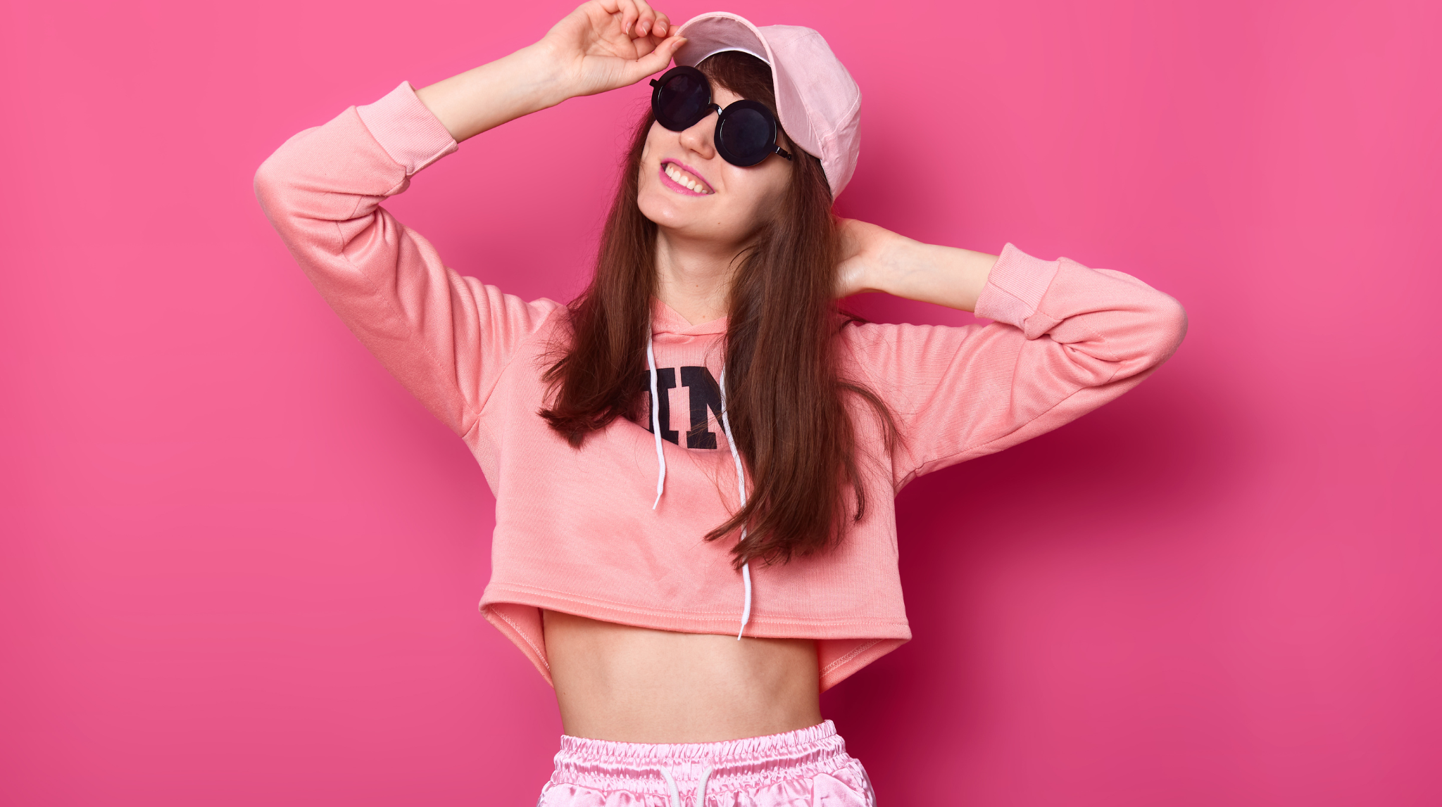 Athleisure trend outfit featuring lightweight, breathable technical fabrics designed for comfort, mobility, and all-day wear